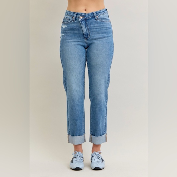 NWT Judy Blue High Rise Criss-Cross Waist Distressed Cuffed Boyfriend Jeans - Picture 1 of 8